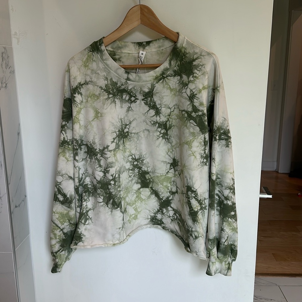 Lululemon tie dye sweatshirt